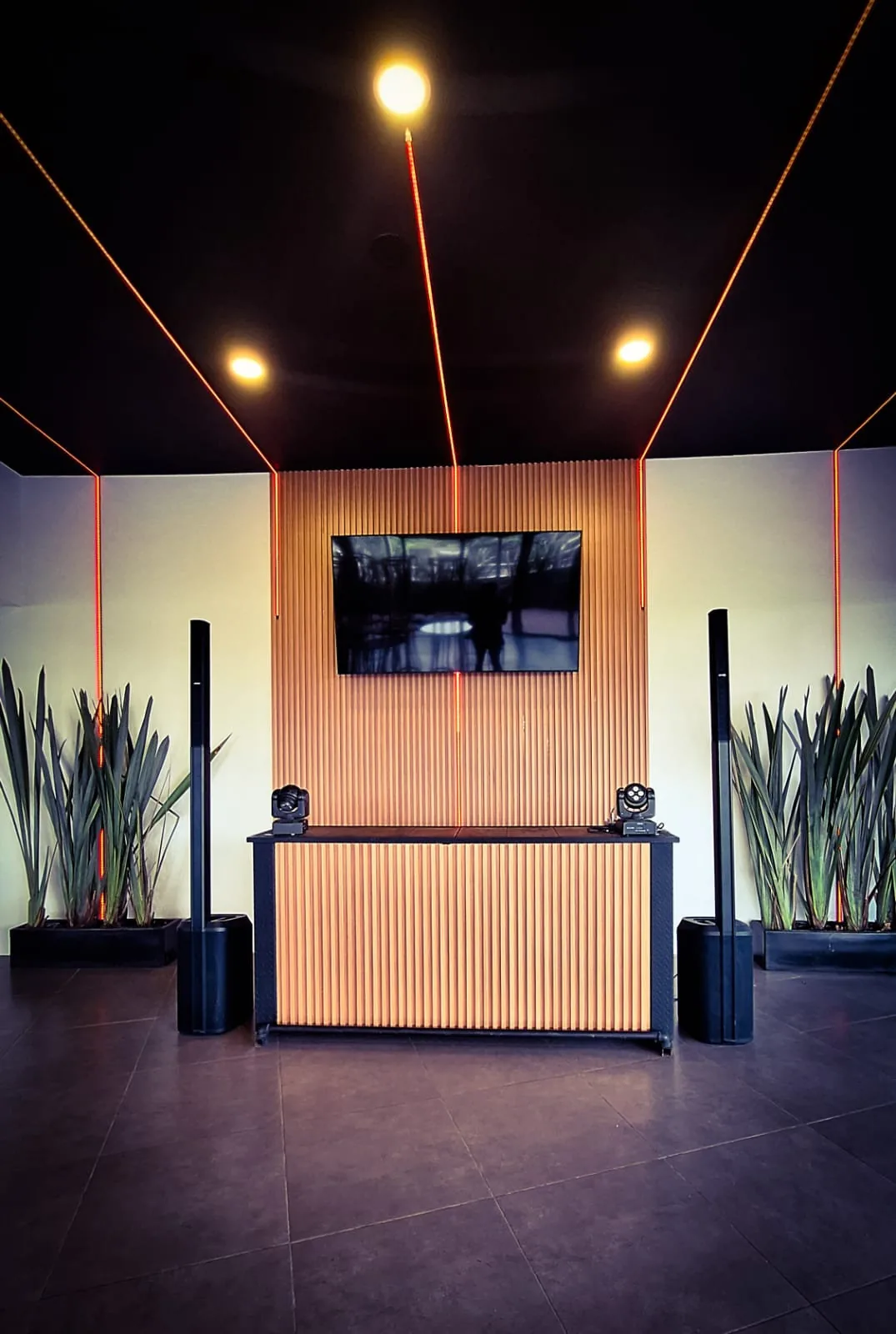 Vista exterior del rooftop Deck One en Polanco CDMX, terraza con luz natural para bodas y eventos